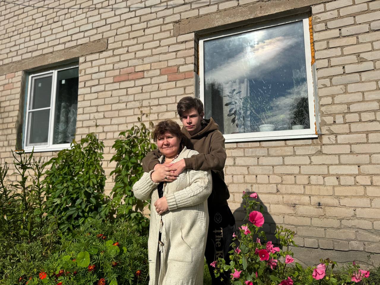 Осень будет теплой: в квартире мамы-инвалида и ее детей установлены новые оконные блоки